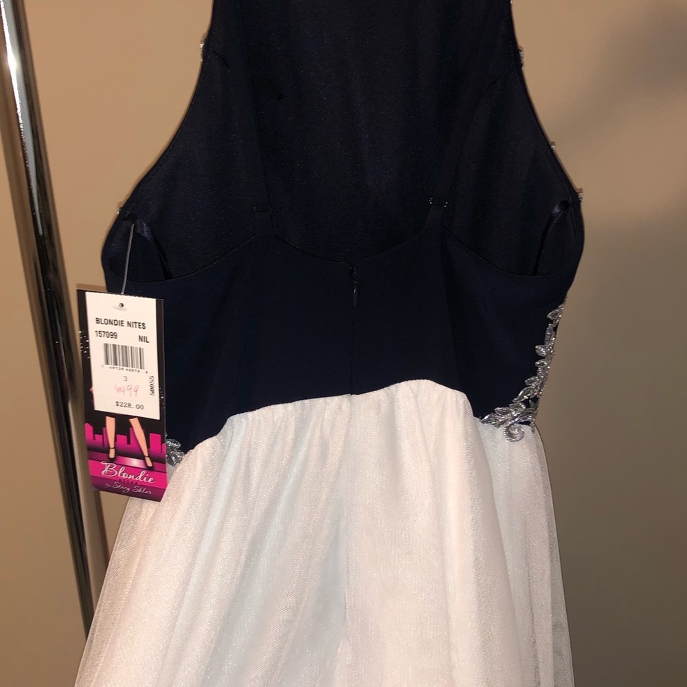 Ball/Prom Gown - Picture 3 of 4
